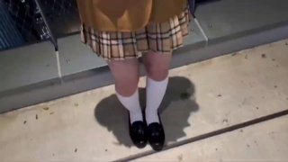 約啪高顏值外圍美女，跪地吹簫前先用鼻子聞聞味道，身體本錢好持續輸出半小時…